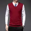 Colete de gola V para outono e inverno, colete masculino sem mangas com padrão losango, suéter jacquard espesso para homens de meia-idade, colete de tricô