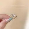 Anel de Abertura Pérola Borboleta Ins Design de Nicho Feminino Anel de Dedo para Dieta Ajustável Anel Suit de Luxo Leve Alto Nível
