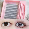 Popular en el comercio exterior, el set de pegamento WM38 crea pestañas postizas voluminosas y agrupadas en cruz para un look de maquillaje de ojos tridimensional e intenso.