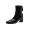 Botas finas de salto alto bloco 5,5 cm com bico quadrado para mulheres, novo estilo outono e inverno 2026, botinhas de tornozelo retrô simples e versáteis para o dia a dia.