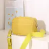 2023 Nueva Moda Caliente Bolso de Hombro Ancho de PU Bolso Cruzado Pequeño Cuadrado Bolso Mensajero