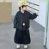 Conjunto de Tres Piezas para Niños Primavera y Otoño 2026 Nuevo Otoño Estilo Coreano Sudadera de Manga Larga para Niños Ropa de Bebé Guapo