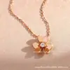 Vanjia Banhado a Ouro 18K Trevo da Sorte Pétala Trevo Completo com Diamante Corrente para Clavícula Pingente de Flor Única Anel de Flor Estilo Ins