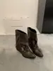 Botas Femininas Curtas 2025 Novas Bico Fino com Salto Grosso, Botas Empilhadas Franzidas, Botas Curtas Estilo Cowboy Ocidental, Botas de Montaria