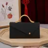 Caja de Dulces para Boda Caja de Dulces para Boda 2023 Nuevo Sentido de Alta Gama Portátil Celebridad de Internet Exquisita Alta Gama Creativa Bolsa de Dulces de Compromiso Caja de Regalo