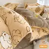 Juego de Ropa de Cama Gruesa de Vellón de Leche de Invierno 2026 Nuevo Estilo Sábana de Franela Coral Fleece con Funda de Edredón Adicional de Vellón Juego de Tres Piezas