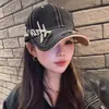 Gorra de béisbol casual deportiva, de bloques de color nuevos, visera extragrande, bordado de letras, versátil y protectora del sol, hace que la cara se vea más pequeña, estilo coreano