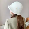 Gorro de Felpa para Mujer en Otoño e Invierno, Gorro de Pescador de Alta Gama a Prueba de Frío y Cálido, Moderno y Versátil, Gorro de Punto Liso Pequeño que Favorece el Rostro