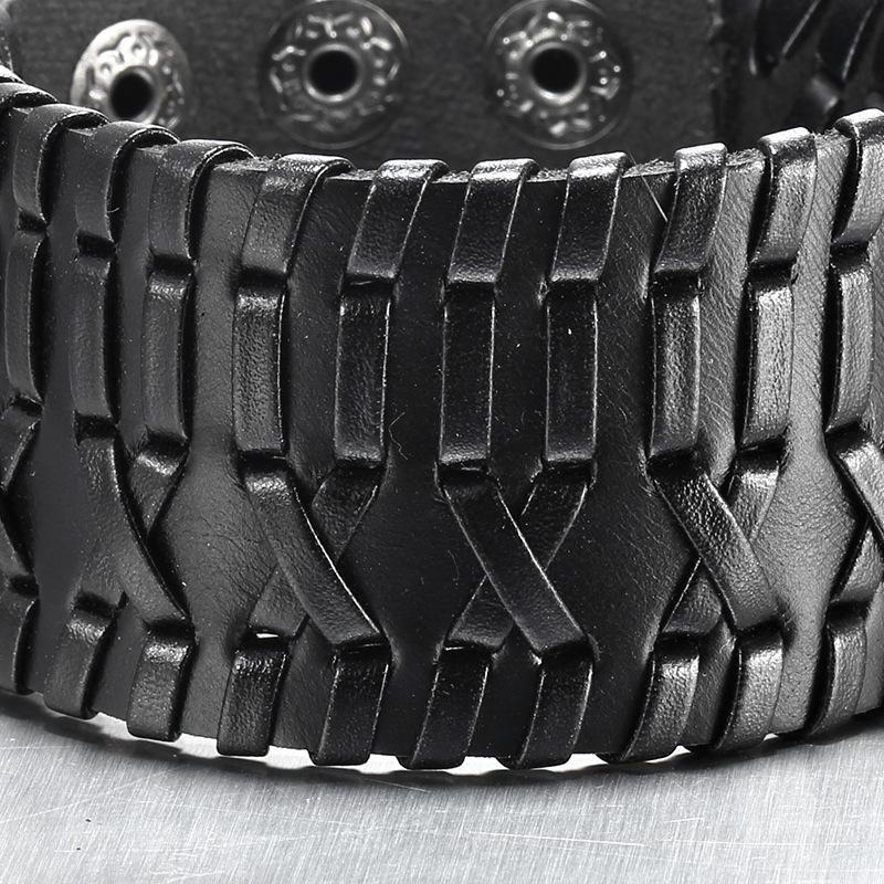 11864194789_1439123456