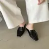 Tamancos Versáteis Retrô de Fundo Plano Sapatos Femininos para Uso Externo 2026 Verão Slip-on Sapatos Meio Abertos Tamancos