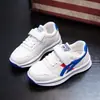 Sapatos Casuais para Meninos e Meninas Sapatos Infantis 2025 Outono Novos Tendência Couro Alunos do Ensino Fundamental Estilo Coreano Tênis Esportivos Tendência