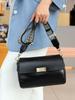 Bolsa de Ombro Feminina em Couro Bovino de Primeira Camada Tanning Vegetal, Quadrada Fashionável para Motocicleta, Prática, Grande Capacidade, Multi-Compartimentos