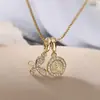Aogu Diseño de Nicho Chapado en Cobre Oro de 18 Quilates Zircón Mariposa Corazón Corona Colgante Collar Personalizado Versátil para Mujer