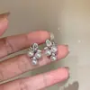 Pendientes de racimo de uvas de circón y perla estilo francés para mujer, diseño de nicho con aguja de plata, pendientes de alta gama, accesorios para orejas de lujo ligero