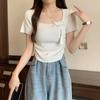 Nueva Camiseta Chinoiserie de Hombro Derecho con Cuello Cuadrado y Manga Corta con Botones Diseño de Verano Chinoiserie Nuevo Estilo Top Corto con Flecos Ajustado a la Cintura