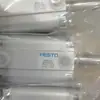 El Cilindro Compacto Festo Festo Dpcs-32-25-F-P Antiguo 8 en Stock