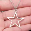 Suministro transfronterizo al por mayor moda europea y americana joyería collar con colgante de estrella de cinco puntas hueca