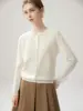 Cachemira rara y exquisita: un cárdigan de punto 100% cachemira pura, suave y cómodo para mujer, con un pequeño estampado de lunares y un diseño calado.