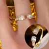 Nuevo Anillo Abierto Cuadrado de Zirconia de Azúcar de Lujo Ligero Diseño de Nicho Sentido de la Moda Temperamento de Alta Clase Versátil Ajustable Anillo para Dedo Índice