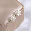 Pendientes de Flor Tridimensional Pequeños Exquisitos de Estilo Nuevo Otoño e Invierno Versátiles Moda Pendientes Elegantes