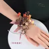 Lapela de Casamento para Noivo e Noiva, Conjunto Completo para Pais e Família, Corsage Artificial de Alta Qualidade Orquídea Vinho, Flor de Pulso para Casamento