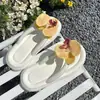 Novas Chinelos Borboleta Orquídea da Moda para Mulheres, Sandálias Antiderrapantes de Praia com Solas Grossas para Uso Externo no Verão, Eva