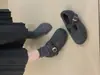 Nuevos zapatos Mary Jane 2025 con aumento de altura interior y forro polar, zapatos grises peludos estilo Birkenstock, zapatos de algodón cálidos para mujer
