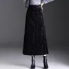 Falda de Terciopelo Dorado Estilo Retro Línea A para Mujer Otoño 2026 Nueva Elástica Cintura Alta Larga Elegante Versátil Casual