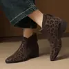 Botines Retro de Animal Print Cortos para Mujer Otoño/Invierno 2026 Tacón Bajo Suela Suave Resistentes al Desgaste Cómodos Felpa Adicional Cálidos Moda
