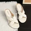 Sandalias de cuña transpirables con tiras cruzadas estilo coreano verano 2026 Chanclas sin cordones para mujer para usar en exteriores, combinan con vestidos de nuevo estilo