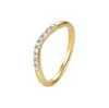 Anillo de Media Luna Tachonado con Diamantes de Estilo Europeo y Americano de Lujo Ligero Transfronterizo, Chapado en Cobre con Oro de 14K, Anillo Cerrado Simple y Versátil para Mujer, En Stock