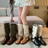 Primeiro Encontro Ji Patchwork Retrô Botas de Motociclista Garota Picante Femininas 2026 Outono Novo Estilo Fivela Botas de Cano Médio Dupla Face Alta