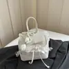 Mochila de Renda Estilo Coreano 2026 para Mulheres com Laço, Mini Mochila Estilo Faculdade, Bolsa Feminina para o Dia a Dia com Pingente