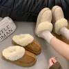 2026 Estilo Coreano Invierno Nuevo de Moda Piel y Piel Integrados Felpa Boca Forro Polar Suela Gruesa Abrigo Cálido Zapatillas de Media Caña Cerradas