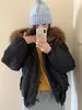 Jaqueta de Algodão Huang Zheng Estilo Coreano Acolchoada com Capuz e Gola Grande de Pelo para Mulheres Inverno Quente Casaco de Algodão com Botões de Encaixe 541137