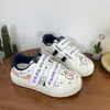 Zapatos Blancos Lindos Dopamine para Mujer Colección Verano y Otoño 2026 Zapatillas Casuales con Suela Gruesa que Aumentan la Altura Versátiles y Adelgazantes para el Pie Zapatos de Pan