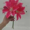 Flores Artificiais Atacado, Buquê de Lírios de 3 Cabeças, Flores Artificiais para Decoração de Mesa Atacado, Lírios Selvagens Artificiais para Decoração de Casamento