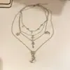 Collar con Colgante de Luna Estilo Bohemio Vintage para Mujer, Cadena para Clavícula Multicapa Única y Sofisticada, Joyería Simple y Elegante