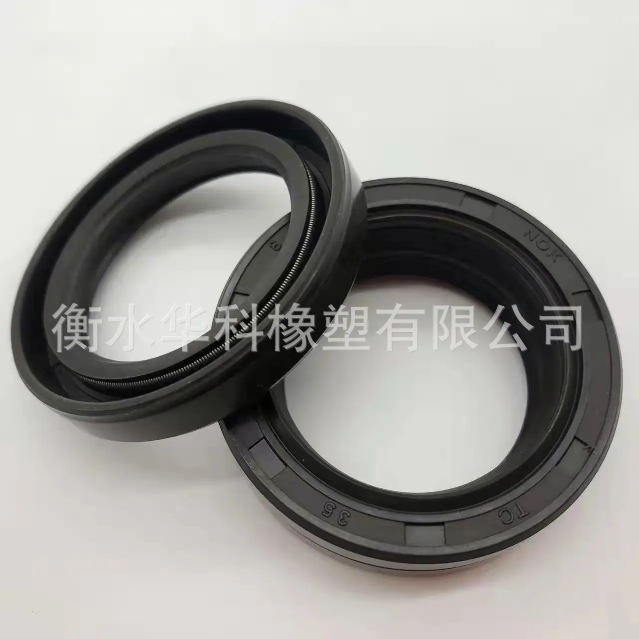 黑色骨架油封