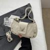 Bolsa Pequena Nova Primavera e Verão 2024 Feminina High-End Tiracolo Axilar Moda Coração Crescente Textura Bolsa Transversal