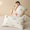 Funda de almohada antibacterial y antiaceite de 10 A, engrosada y acolchada, impermeable, un par de fundas de almohada de regalo, fundas de almohada a prueba de sudor y aislantes