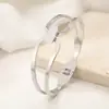 Pulseira com Design Irregular Exagerado, Pulseira Larga de Aço Inoxidável em Formato de Folha com Diamante de Argila Estrelada, Acessório de Luxo de Alto Padrão