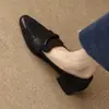 Zapatos de mujer marrones estilo francés con punta fina, tacón medio grueso, zapatos pequeños de cuero para ir al trabajo, elegantes zapatos de mujer de tacón bajo