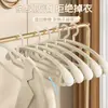 Percha de Plástico Rayada para Ropa de Adultos en Casa, Antideslizante, de Hombro Ancho, Sin Marcas de Hombro, Ángulo Anti-Hombro sin Costuras, Percha Grande para Abrigos de Invierno