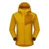 Jaqueta corta-vento de casca macia estilo Casa de Pássaro para Homens e Mulheres Primavera e Outono À prova de vento Impermeável Casal Tendência ao Ar Livre Marca Roupas de Montanhismo