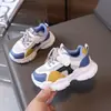 Zapatos para niñas 2026 otoño nuevo suela blanda zapatos de papá para niños pequeños, zapatos deportivos transpirables antideslizantes de otoño para niños