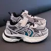 Colección Otoño 2026: Zapatillas de malla doble unisex de moda para niños, zapatillas gruesas para niños y zapatillas de correr ligeras con cierres de velcro para niños mayores