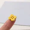 Novos Botões Plásticos Sprayados de Trevo de Quatro Folhas Cor Doce Fofo Versáteis Decorativos