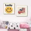 Cara Sonriente Ama Leer Dormitorio Mesita de Noche Pintura Decorativa Curativa Dibujo Animado Habitación Infantil Pintura de Pared Habitación Niño Niña Pintura Colgante