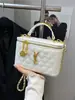 Bolsa de mão estilo Chanel 2026 novo modelo padrão diamante corrente de bolinhas douradas bolsa para mulheres versátil transversal mini bolsa de maquiagem